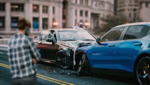 Southfield rear-end collision cases Car accident scene showing severe vehicle damage after a collision, relevant to determining what a car accident case is worth.